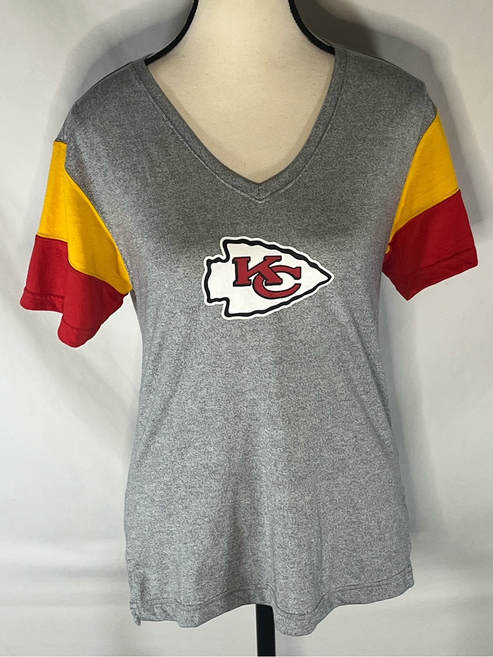 Nike Kansas City Chiefs NFL  Gray Dri-FIT V-Neck Women’s Logo Shirt Small